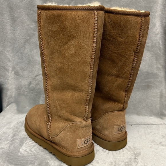 UGG Classic Tall II Boots Size 7 - Picture 4 of 7